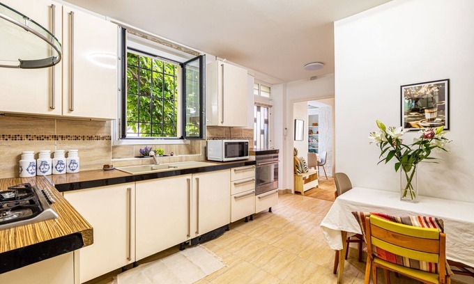 Cachan House | GuestReady - Hidden paradise in Cachan