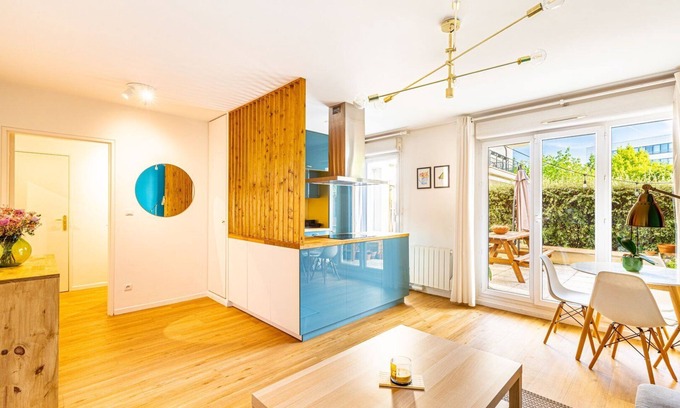 Le Bourget Apartment | GuestReady - Le Bourget's Blue Charms