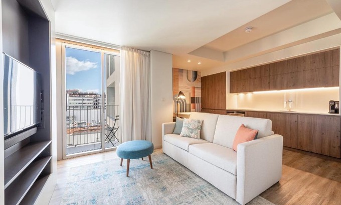 Misericordia Apartment | GuestReady - Midcentury Studio with Balcony in Santos 501