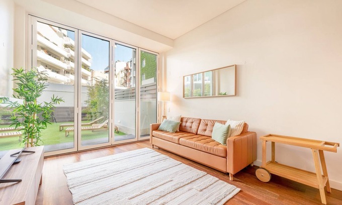 Sao Sebastiao da Pedreira Apartment | GuestReady - Palm Springs Hideaway