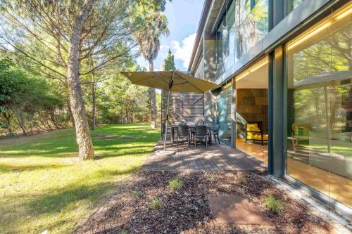 Carvalhal House | GuestReady - Paradisiac Villa in Tróia