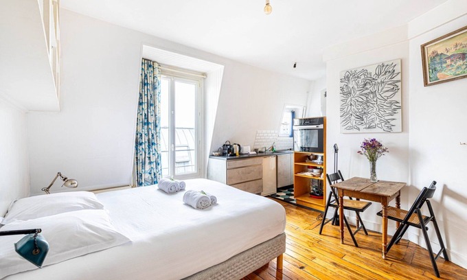 Quartier de la Chapelle Apartment | GuestReady - Parisian Charm in the Trendy 18th