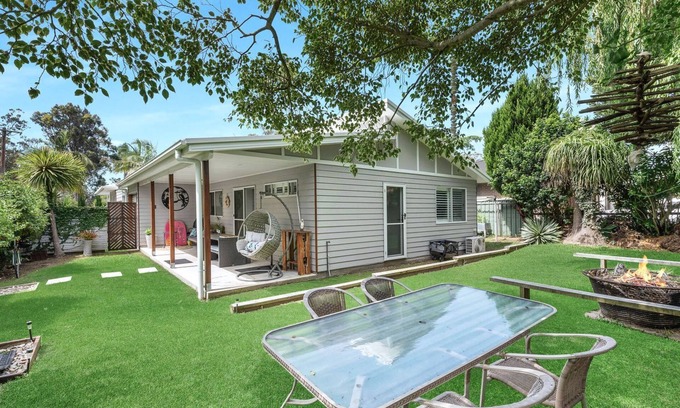 Vincentia House | Gugunyal Cottage - Belle Escapes Jervis Bay