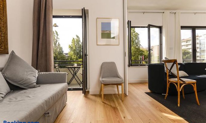 Lisbon Old Town Apartment | Gulbenkian Gardens Apartments