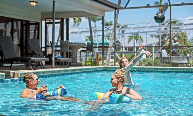 Caloosahatchee House | Gulf Access with Heated Pool & Spa, 2x Kings Beds & Fully Stocked Kitchen