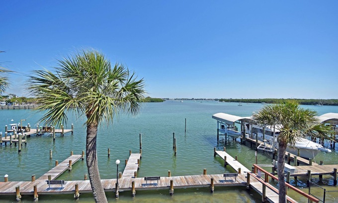 Englewood Condo | Gulf beach and pool, close to dining and entertainment, overlooking beautiful Lemon Bay