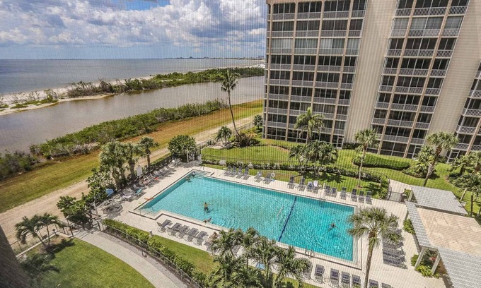 South Island Condo | Gulf front condo w. incredible views, resort pool