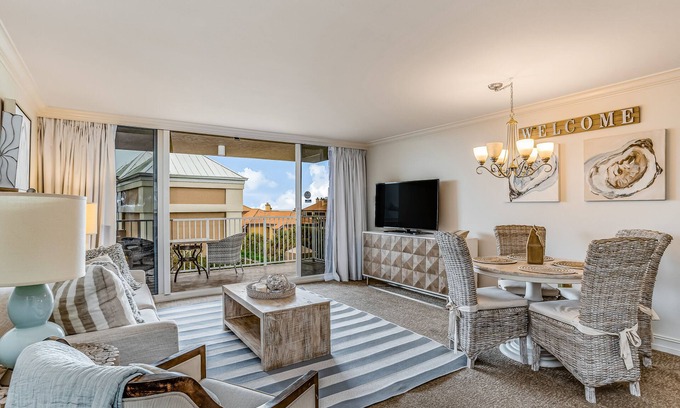 Marco Island Condo | Gulf-front condo with a pool, a hot tub, central AC, & on-site restaurants