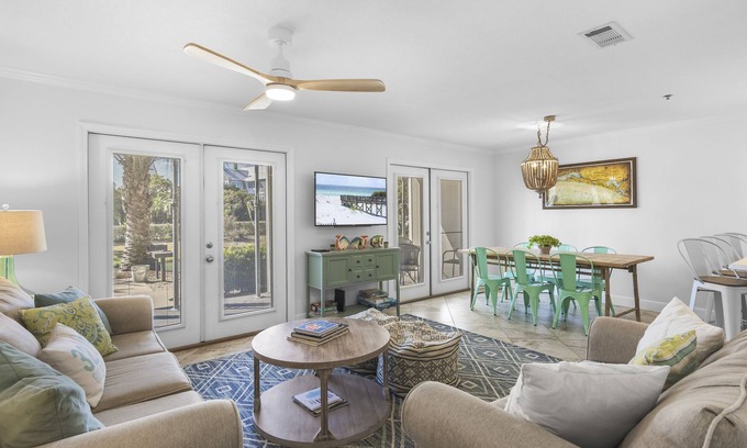 Gulf Place Condo | Gulf Place Condo Ground Floor! Steps to pools & Across from the Beach - The Sandy Dog