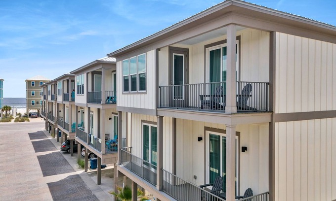 Gulf Shores House | Gulf Shores Cottage, Steps to Sand & Lagoon Access. Dog Friendly.