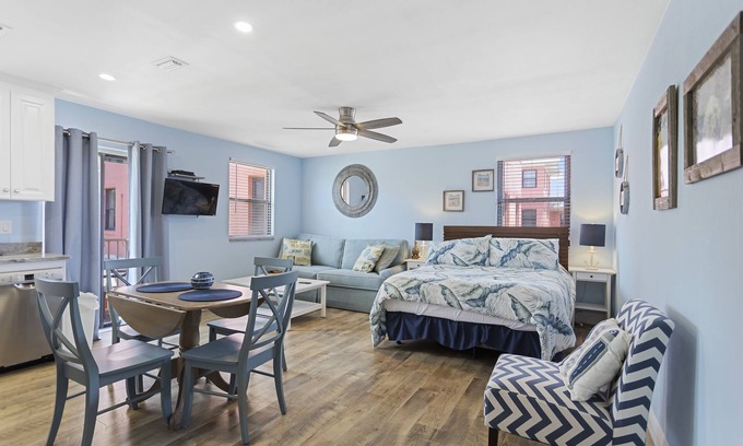 St. Petersburg - Clearwater Condo | 🌊 Gulf Winds Studio — Gulf-View Balcony & Cozy Comforts
