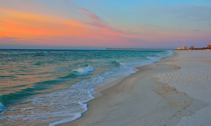 Pensacola Beach Condo | 𝔾𝕦𝕝𝕗𝔽𝕣𝕠𝕟𝕥 Emerald Isle- "My Blue Heaven" 5-Star Reviews/Walk to All