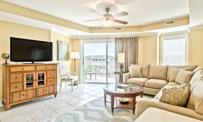 Tybee Island Condo | Gull Reef 635 | Beachfront Resort with Pools