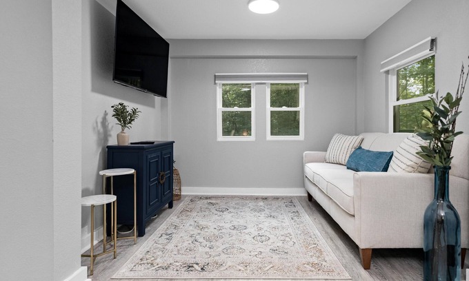 Nellysford Condo | Gumtree 01