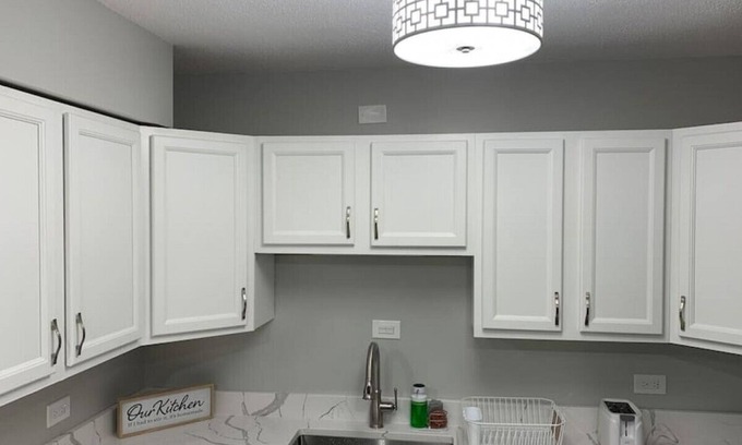 Rockford Apartment | GYM, Pool, Free Parking, High speed internet