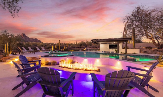 The Peak House | HÓZHÓ Pinnacle Peak | Golf Sim | Pool | Views