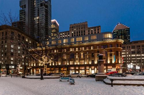 Downtown Montreal Hotel | Hôtel Birks Montréal
