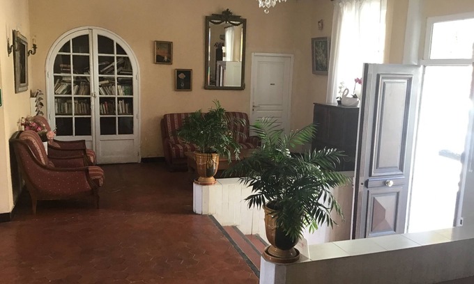 Le Lavandou Hotel | Hôtel L'ÎLOT FLEURI