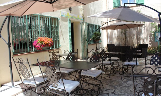 Six-Fours-les-Plages Hotel | Hôtel Le Clos des Pins