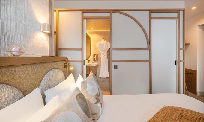 8th Arrondissement Hotel | Hôtel Le Monna Lisa by Inwood Hotels