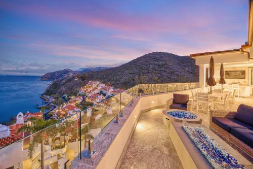 Catalina Island House | H208 - The Honeymoon Penthouse Suite Palazzo De Mare