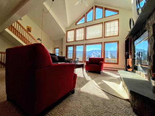 Bretton Woods House | H5 Luxurious StoneHill Townhome with magnificent ski slopes view, hot tub!