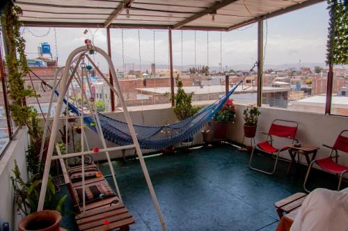 Arequipa House | Hab baño compartido, 10 cdas Plaza de Armas, con terraza y vista a los volcanes