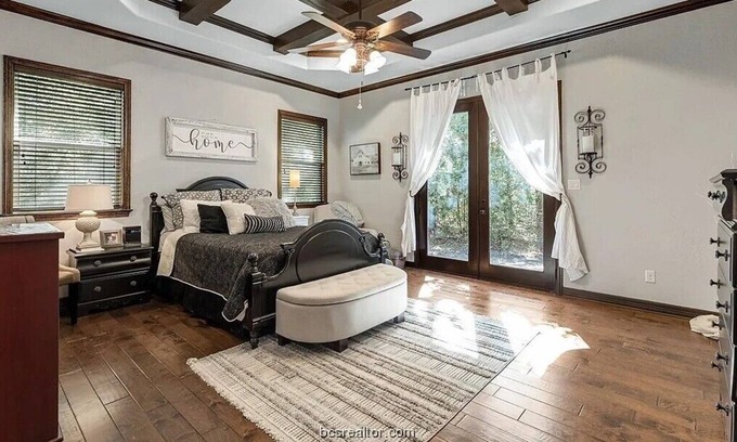 Wellborn House | Hacienda del "L"- Private-Perfect for Game Wknds!