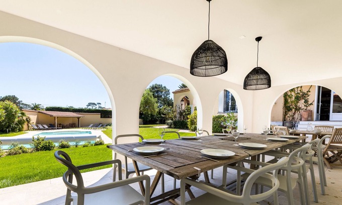 Anglet Villa | HACIENDA KEYWEEK Large Family Villa with Pool, Garden, Sauna in Anglet