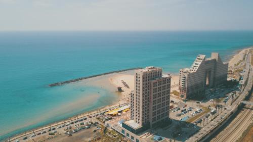 Haifa Apartment | Haifa Almog Tower- "Blue Reef" Suite On The Sea