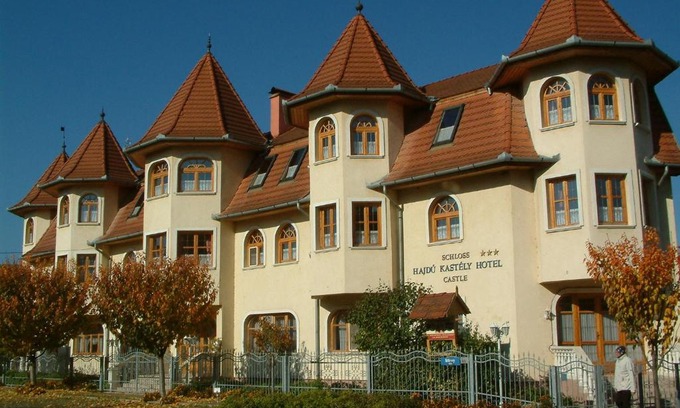 Hajduszoboszlo Hotel | Hajdú Kastély Hotel