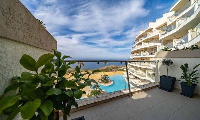Zebbug Apartment | Hal-Sagħtrija - Sea views and pool