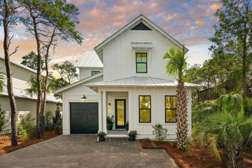 West Panama City Beach House | Halcyon Dayz by AvantStay New Build w Pool Access