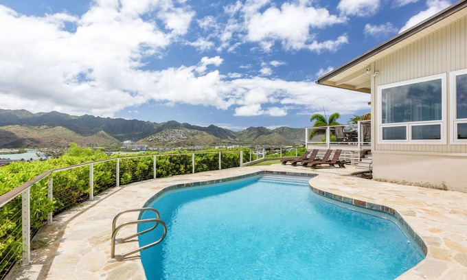 Portlock House | Hale Maunalua hillside hideaway with ocean views & pool - walk to Hanauma Bay