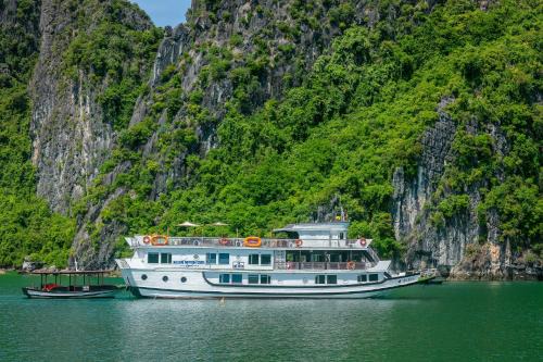 Ha Long Boat Rental | Halong Fantasea Cruise