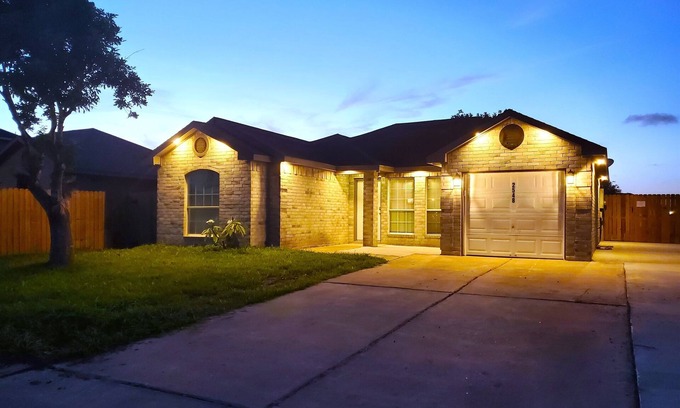 Brownsville House | Hamburg Retreat - 3BD/2BA Home, Private Yard!