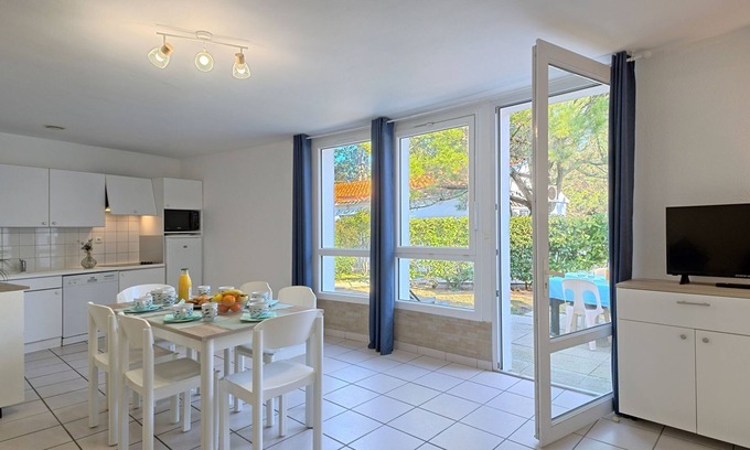 Saint-Hilaire-de-Riez House | Hameau Océan by Interhome
