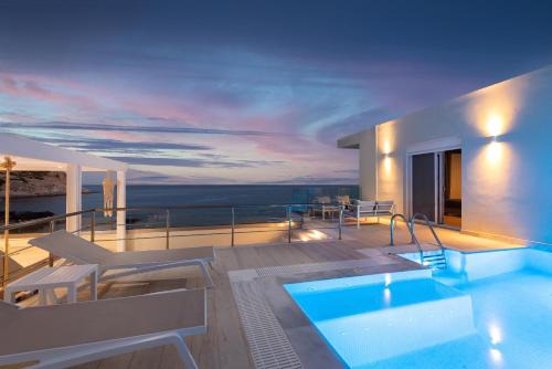 Stegna Villa | Hamilton Sea Front Villa