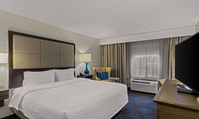 Bloomington Hotel | Hampton Inn Bloomington