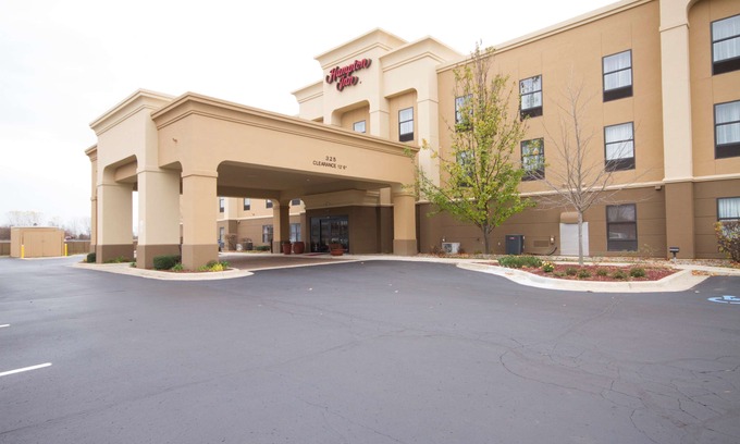 Marshall Hotel | Hampton Inn Marshall