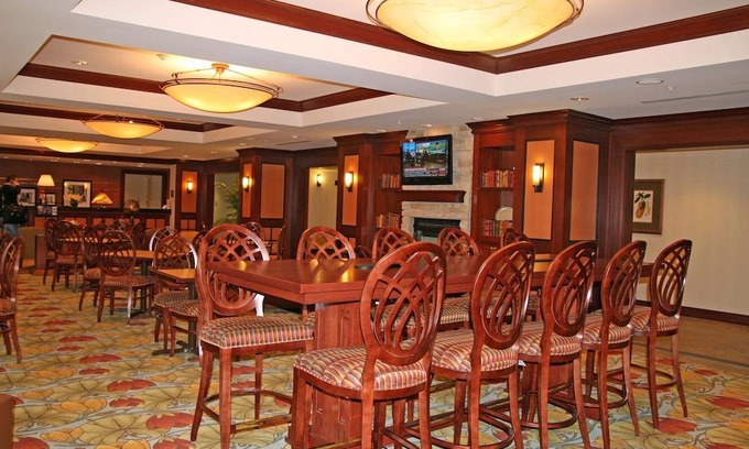 McHenry Hotel | Hampton Inn McHenry