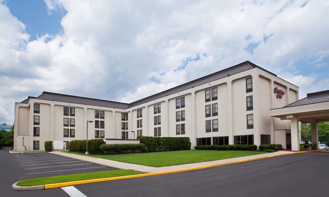 Mount Laurel Hotel | Hampton Inn Philadelphia/Mt. Laurel