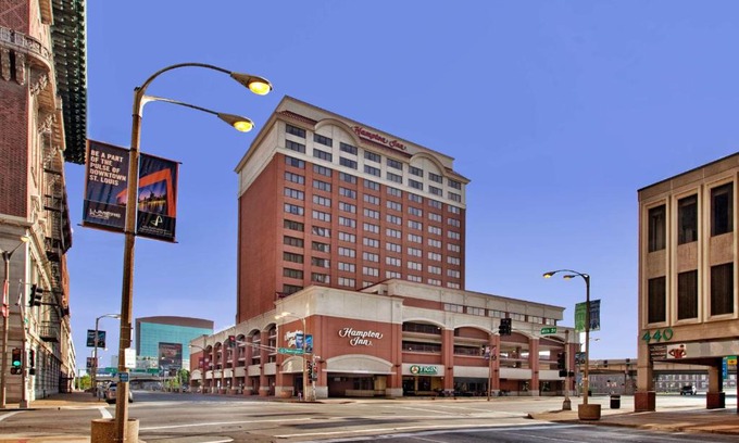 Downtown St. Louis Hotel | Hampton Inn St Louis- at the Arch
