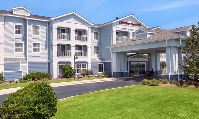 Pine Island Hotel | Hampton Inn & Suites Outer Banks/Corolla