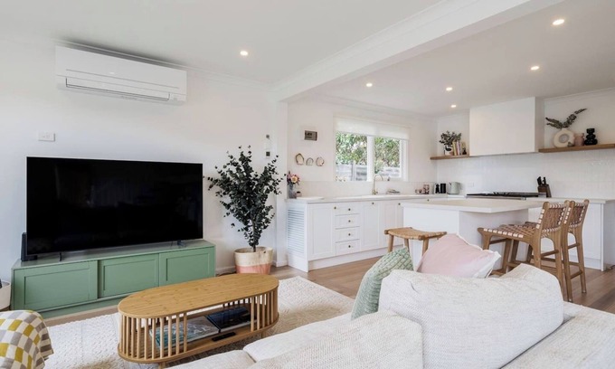 Dromana House | Hamptons on Heales Classic Beach House Charm