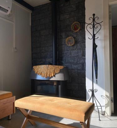 Majdal al-Shams Apartment | Hamsa Suite