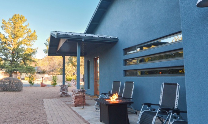 West Sedona House | Hanging in Sedona, Hot Tub, Heated Pool, Trail Access, and NO checkout chores!