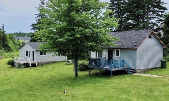 Stanley Bridge Cottage | Hank’s Place - Creekside Cottages in Stanley Bridge