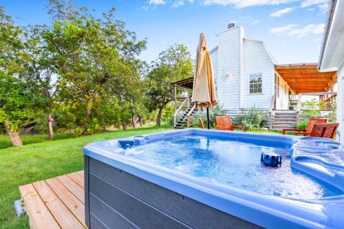 Blanco House | Happiness Ranch - Pecan Tree House