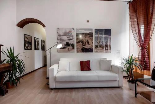Chinatown Apartment | Happy & Beautiful Flat in Central Milan